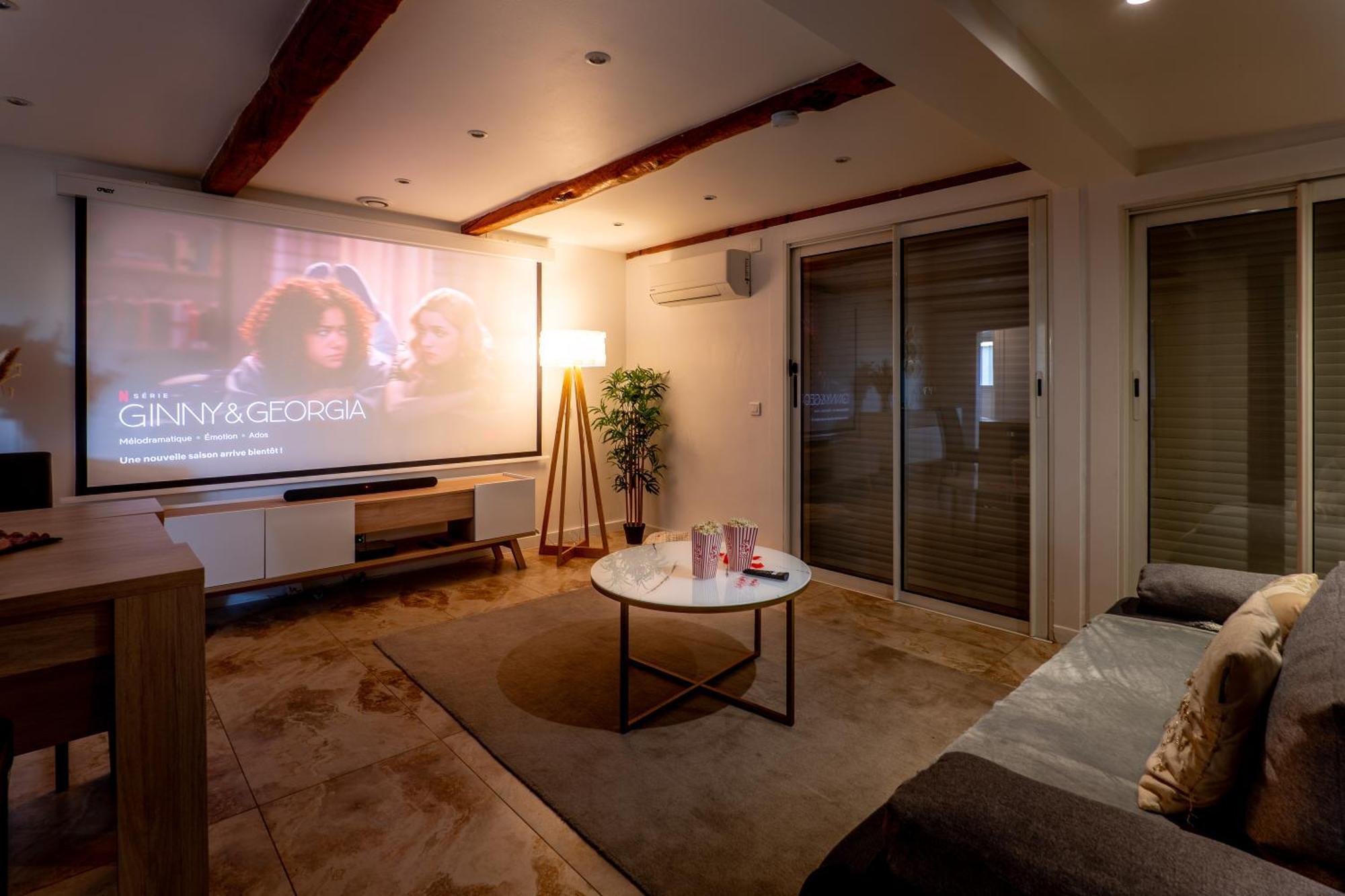 Piscine-Jacuzzi-Videoprojecteur-Clim La Perle Rare Villa Mougins Exterior photo